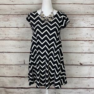 Black & White Chevron Dress Small